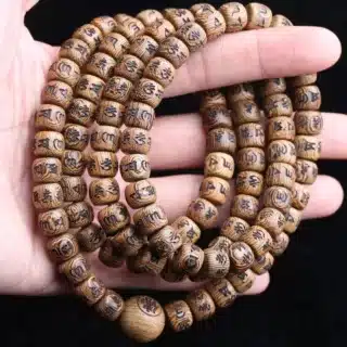 Alternative view of Collier tibetain bois