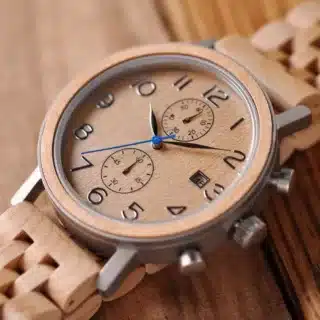 Alternative view of Montre de bois