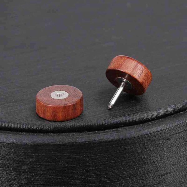 Alternative view of Boucle d oreille en bois homme