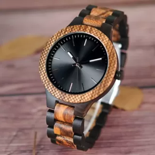 Alternative view of Montre en bois