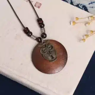 Collier femme bois