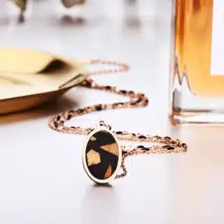 Collier en bois