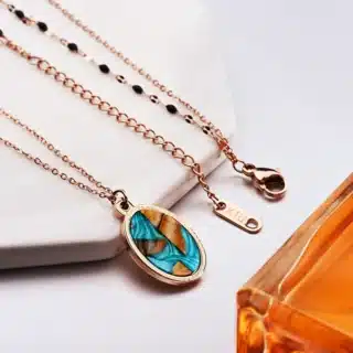 Collier en bois